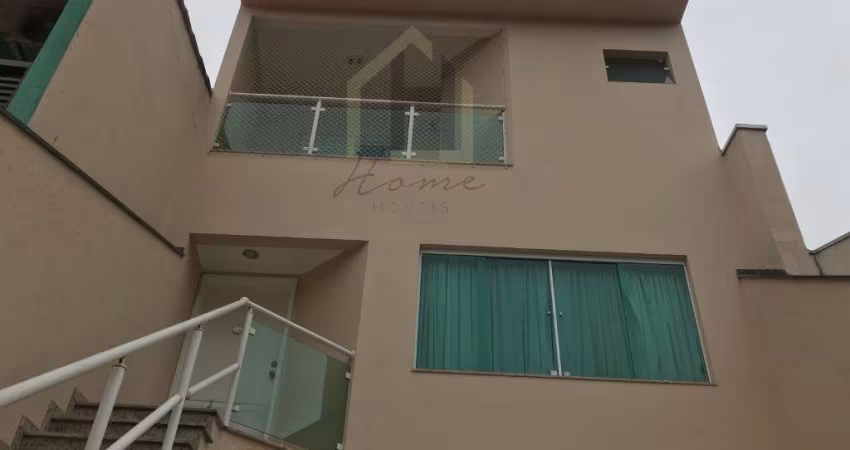 Lindo Sobrado a Venda Em São Caetano do Sul!!   Localizada em um dos bairros mais charmosos da cidade, essa casa espaçosa e confortável é ideal para quem busca conforto e praticidade. Com 3 quartos, s