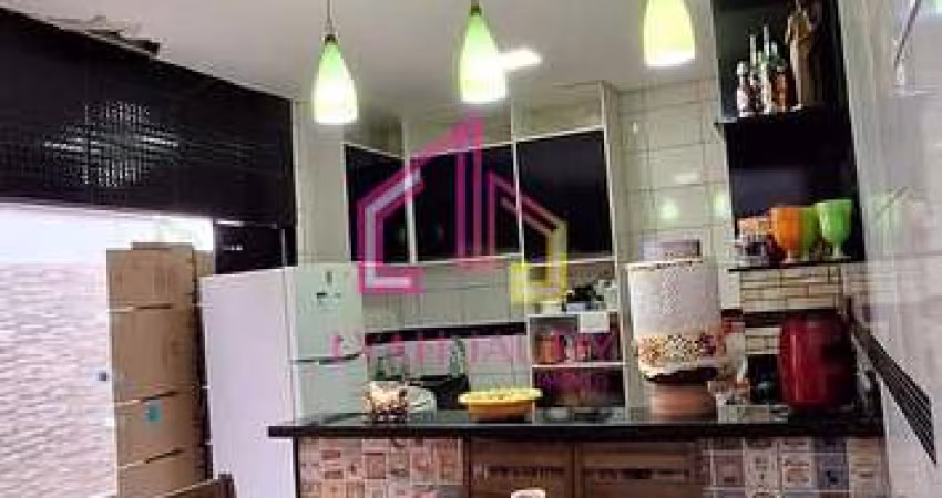 Casa à venda, Jardim Imperial, Cuiabá-MT, 60 m² úteis, 3 quartos, 2 vagas, piscina com ducha, próxi