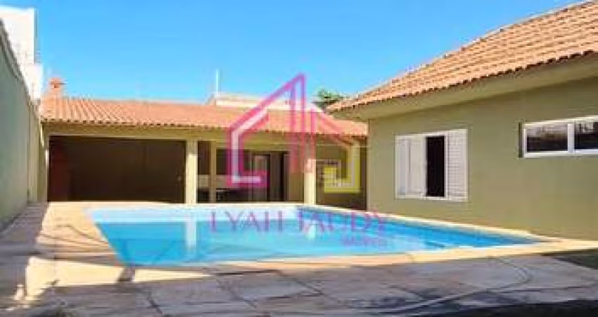 Casa à venda, Jardim petrópolis, Cuiabá, MT- 2 Demi-suíte + 3 quartos, 4 vagas, área útil de 315.83