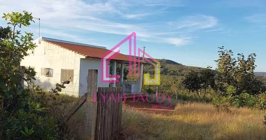 Chácara à Venda,  zona rural- CHAPADA DOS GUIMARÃES-MT, 1 hectare, 2 quartos, área total de 1.500 m
