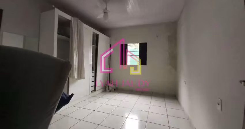 Casa  à venda, Coophema, Cuiabá - MT- 2 suítes + 1/4, 180m2 de áreas úteis, 2 vagas,100 m da Avenid