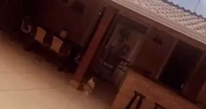 Casa com salão comercial à venda no Jardim Piratininga, Sorocaba- SP