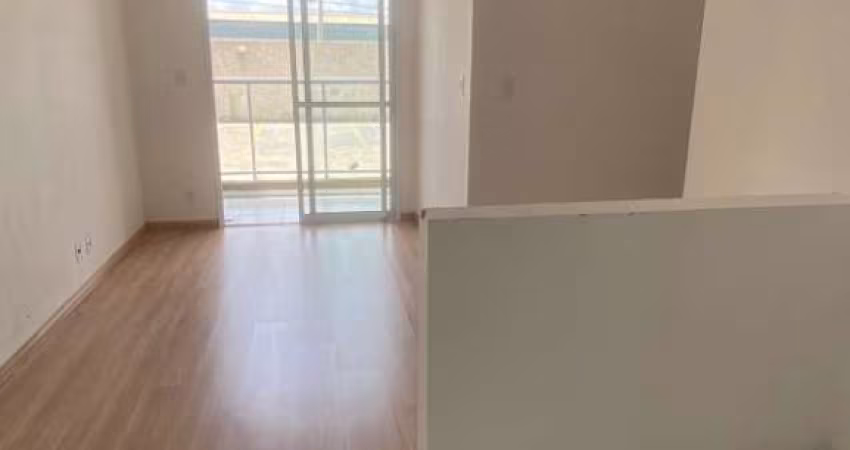 Apartamento térreo à venda no Condomínio Mirante da Colina, em Sorocaba-SP.