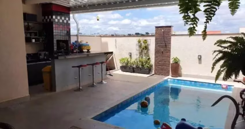 Sobrado à venda no Condomínio Horto Florestal III, em Sorocaba-SP.