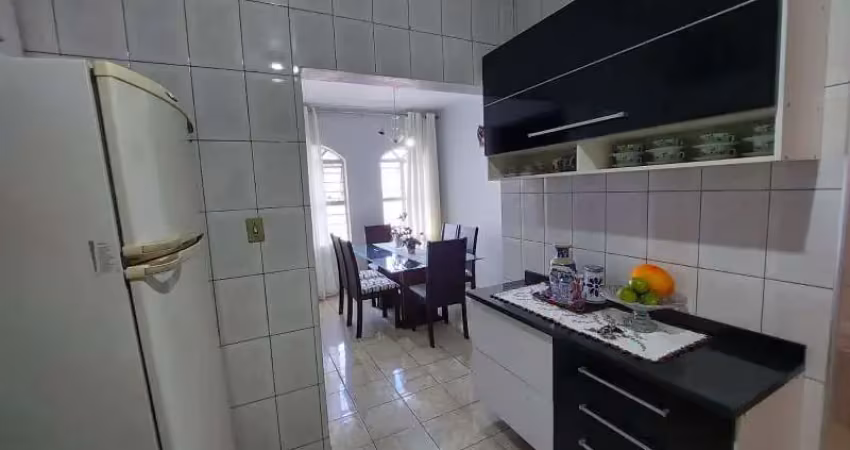 Casa Assobradada à venda na Vila Barão, em Sorocaba-SP.