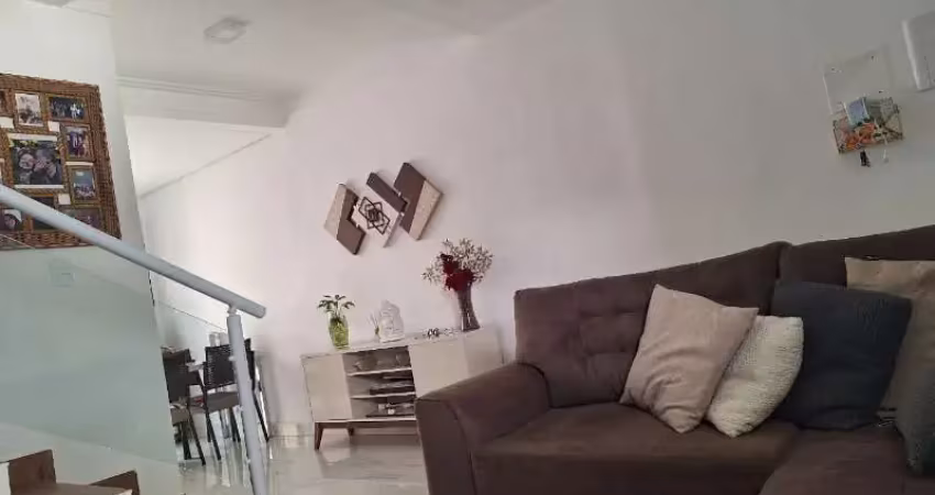 Sobrado à venda no Residencial Américo Figueiredo, em Sorocaba-SP.