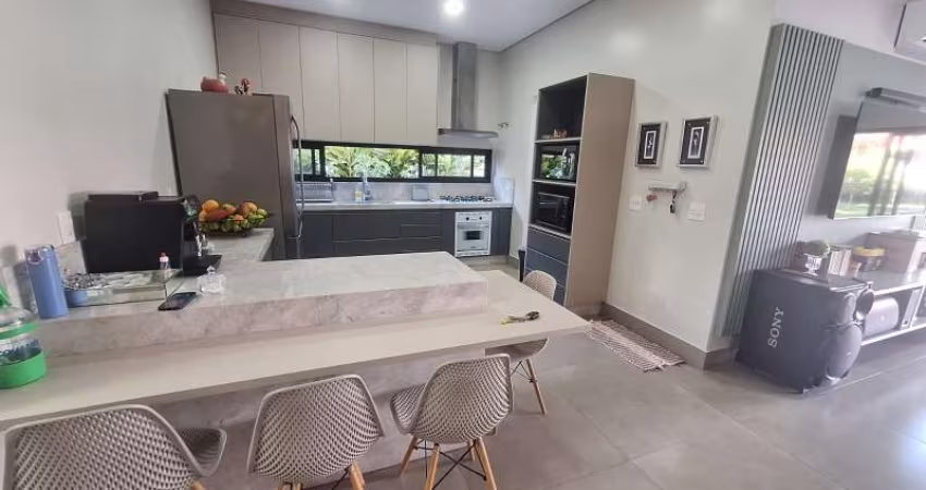 Casa à venda no Condomínio Fazenda Jequitibá, em Sorocaba-SP.