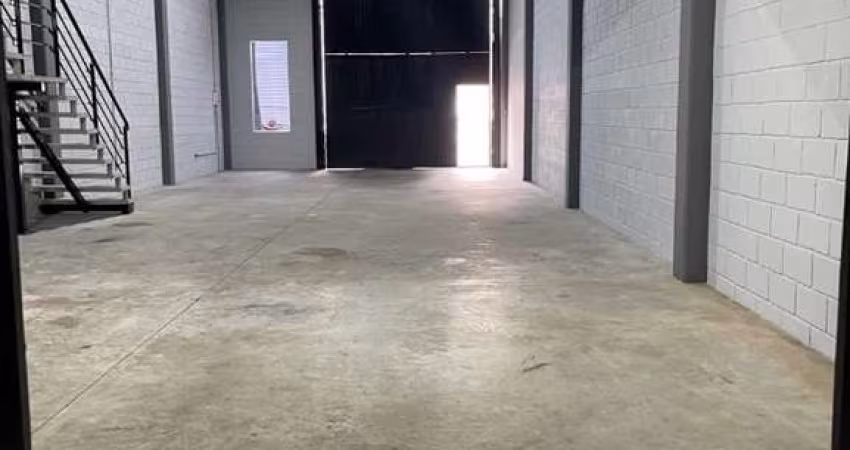 Galpão comercial para alugar no Jardim Piazza di Roma, em Sorocaba-SP.