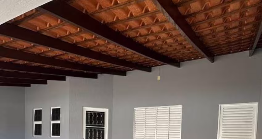 Casa térrea à venda no Jardim Santa Bárbara, em Sorocaba-SP.