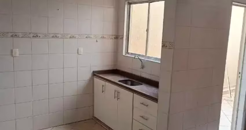 Apartamento térreo à venda no Edifício Giovanna, em Sorocaba-SP.