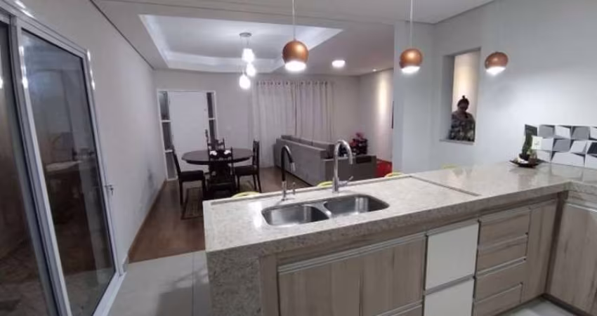 Sobrado à venda no Jd. Montreal, em Sorocaba -SP
