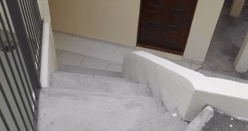 Um Quarto, Sala, Cozinha e Banheiro com garagem