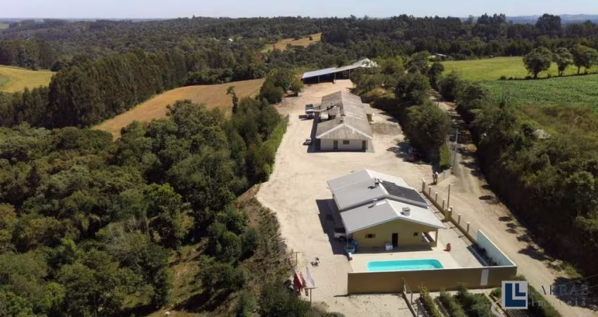 Frigorifico para venda na região de Palmeira-PR, área total 5 hectares, estrutura completa do frigorifico mais casa sede alto padrão