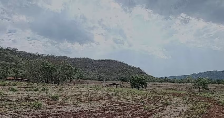 Fazenda para venda na região de Aramina-SP com 114 alqueires sendo 70 alqueires agricultáveis para cana, terra de cultura, curral completo