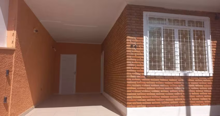 Ótima casa para venda no Monte Alegre, 2 dormitorios sendo 1 suite, varanda gourmet em 159 m2 de área total