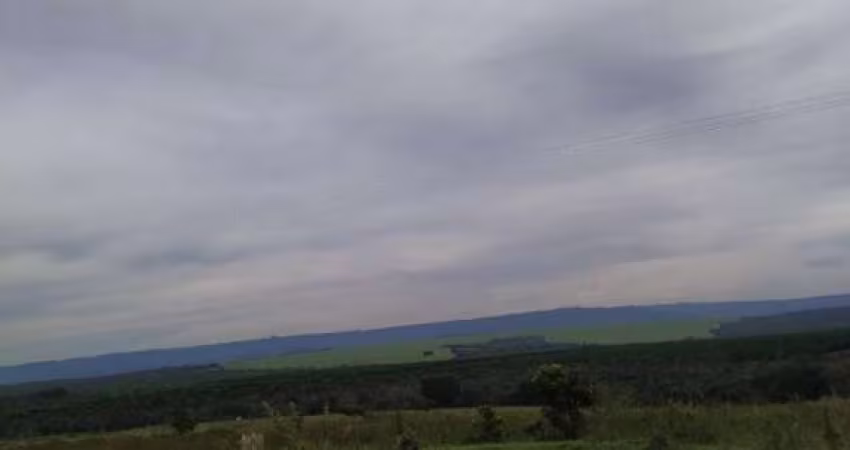 Fazenda para venda na região de Franca-SP com 46 alqueires, muito boa de agua, benfeitorias, aproveita para plantio 15 alqueires