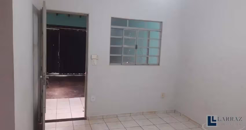 Casa para venda no parque dos pinus, localizada na avenida, 3 dormitorios, 2 banheiros, área construída 127 m2 em um terreno de 160 m2