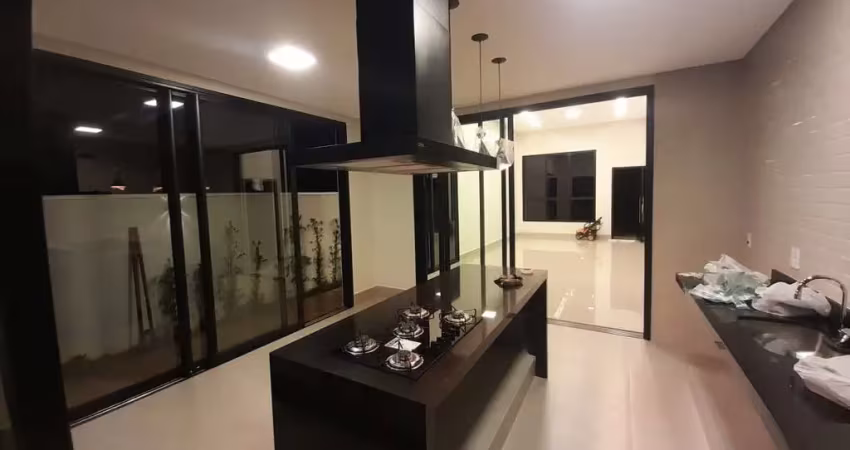 Casa nova alto padrão para venda no portal da mata, 3 suites com 1 master, gourmet e piscina em 300 m2 de area total, lazer no condomínio, portaria 24