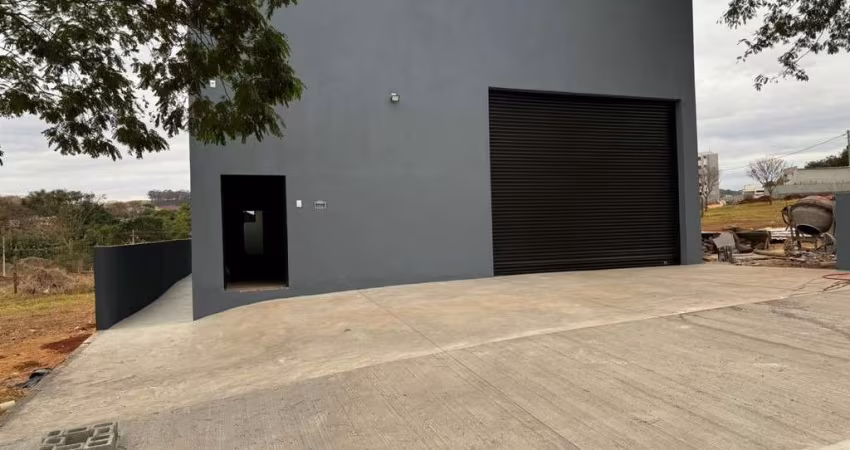 Ótimo galpão comercial para locação no charmoso Terras de Santa Martha em Bonfim Paulista, área construída 240 m2, portão alto para caminhoes, vagas e