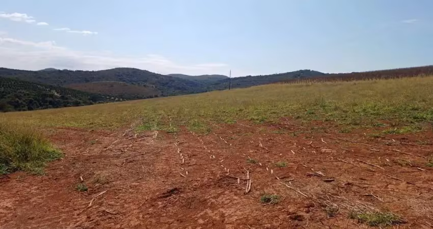Sitio para venda em capitolio-mg com 16,10 hectares, terra para lavoura, rico em agua, rio na divisa