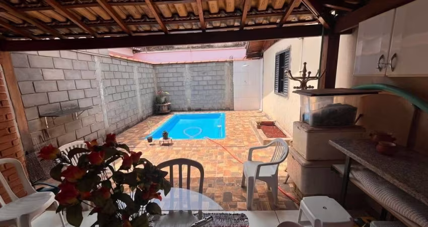 Ótima casa terreno inteiro para venda no Planalto Verde, 3 dormitorios mais edícula, gourmet e piscina, 166 m2 construidos em um terreno de 250 m2