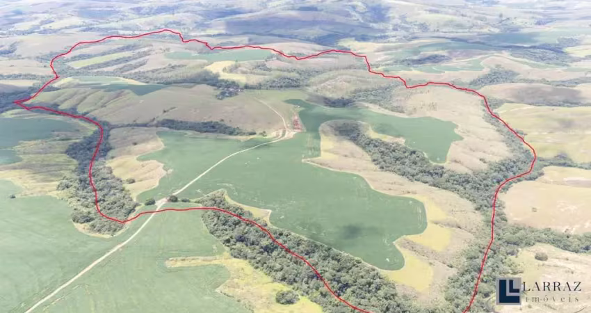 Fazenda dupla aptidao para venda em sacramento-mg com 241 hectares em pastagem, lavoura e eucalipto, benfeitorias, rica em agua