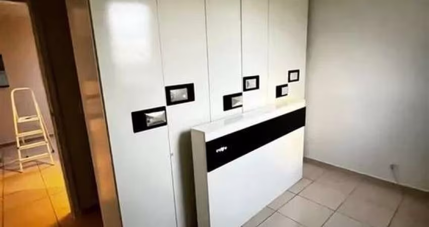 Oportunidade. Apartamento para venda no Jd Paulistano, Cond. Renascence, 2 dormitorios em 50 m2 privativos, completo armarios