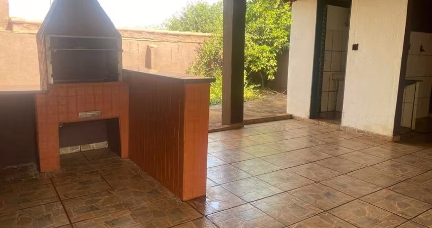 Oportunidade. Otima casa para venda na Vila Tiberio em uma travessa tranquila e segura, 2 dormitorios, varanda gourmet em 170 m2 total