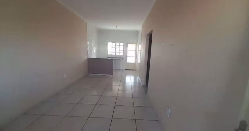 Ótima casa para venda na zona leste no pedra branca, 2 dormitorios com 1 suite, amplo quintal, 62 m2 construidos em um terreno de 160 m2