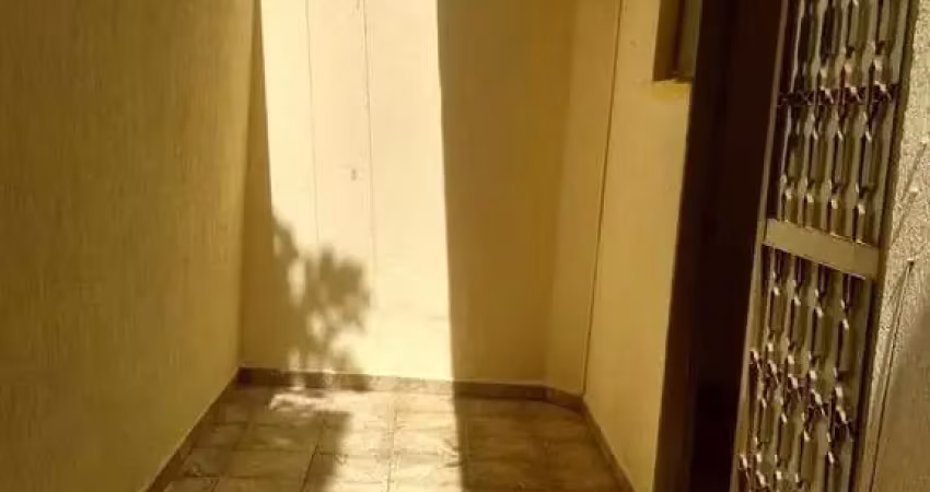Oportunidade. apartamento térreo com quintal privativa para venda no pq dos bandeirantes, 3 dormitorios com suíte, armários em 83 m2 privativos