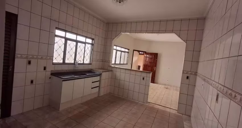 Casa para venda na vila virginia, 3 dormitorios com 1 suite, quintal, 2 vagas cobertas em 180 m2 de área total
