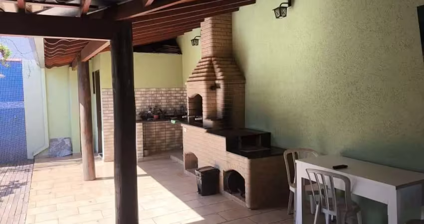Ótima casa para venda no palmares, 3 dormitorios sendo 1 suite, varanda gourmet, 4 vagas, 185 m2 construidos em um terreno de 336 m2 de área total