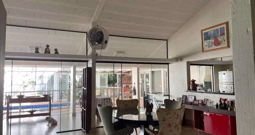 Amplo sobrado para venda no Jardim Recreio, com 1.203 m2 de terreno, 4 suites, varanda gourmet e piscina em 367 m2 construidos