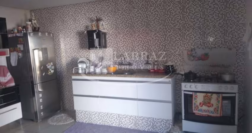 Sobrado para venda no Parque das Andorinhas, ótima localização proximo ao Savegnago, 2 suites, amplo quintal, 4 vagas em 250 m2 de area total
