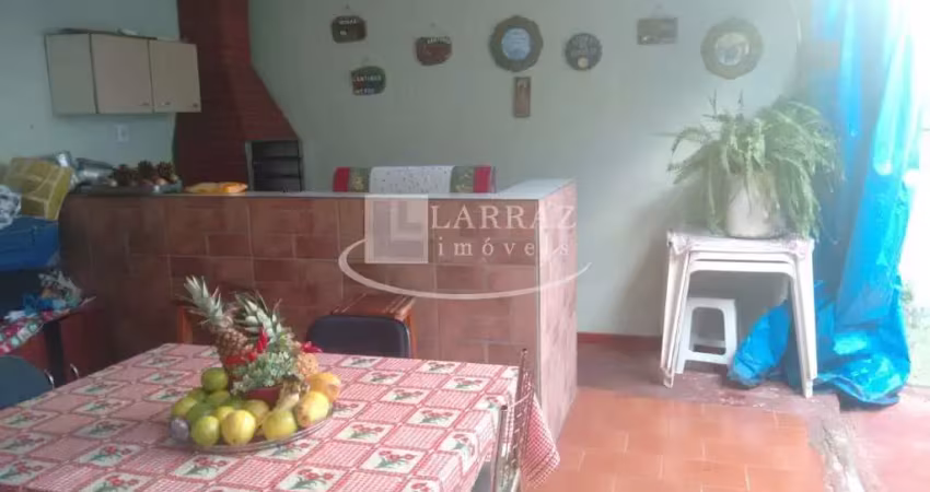 Casa para venda no marincek, 3 dormitorios sendo 1 suite, varanda gourmet com churrasqueira em uma area total de 200 m2