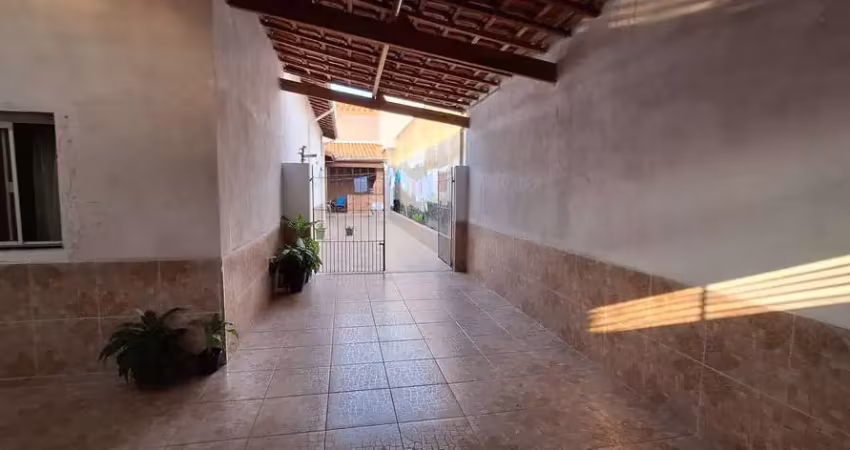 Excelente casa no bairro vila mariana em aparecida sp.