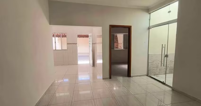 Casa com 3 dormitórios sendo 1 suíte no centro em potim sp.