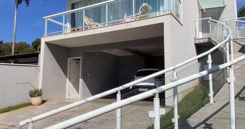 Belíssima Casa assobradada 3 suítes, Piscina, Jardim do Lago Atibaia