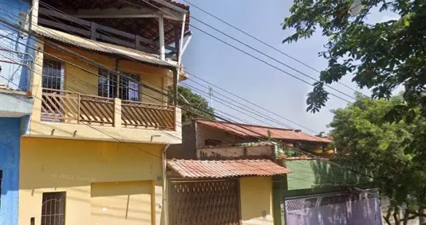 Sobrado em Jardim Jacy, Guarulhos - 4 dormitórios, 1 suíte, 2 banheiros por R$ 650.000 - Venda