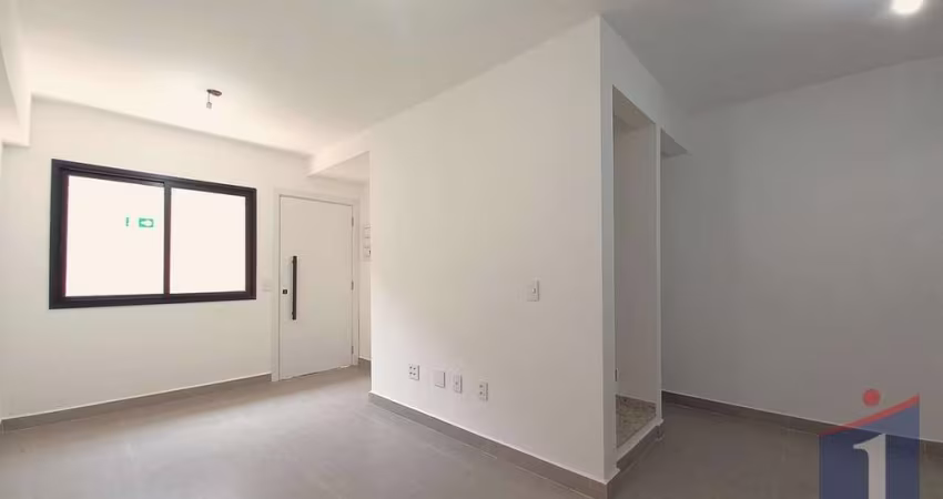 Casa à Venda em Cambuci - 2 Suítes, 95m² por R$ 870.000