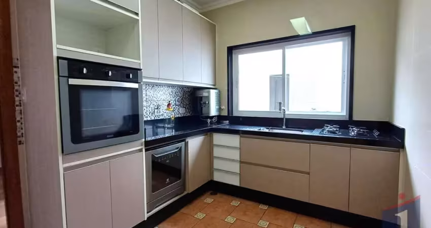 Casa à venda em rua sem saída - 4 dorm, 2 suítes por r$1.210.000