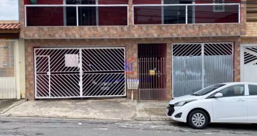 Casa Sobrado em Jardim Álamo, Guarulhos: amplo espaço e 3 quartos por R$ 1,5 milhão