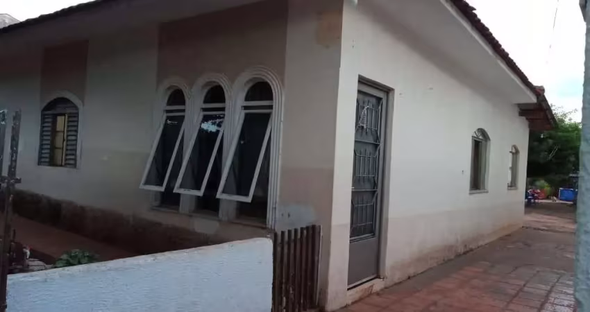 Casa com 3 quartos à venda na Rua Paraíso, Vila Marumby, Maringá