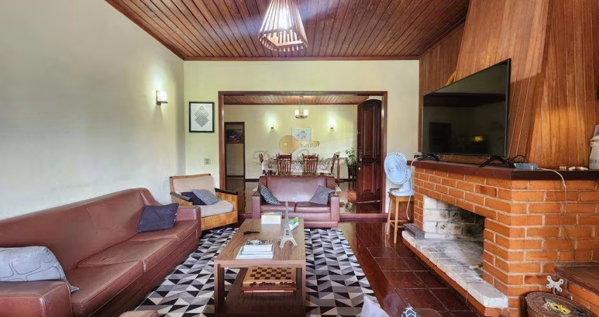 Casa para Venda em Teresópolis, Quinta da Barra, 4 dormitórios, 1 suíte, 4 banheiros, 3 vagas