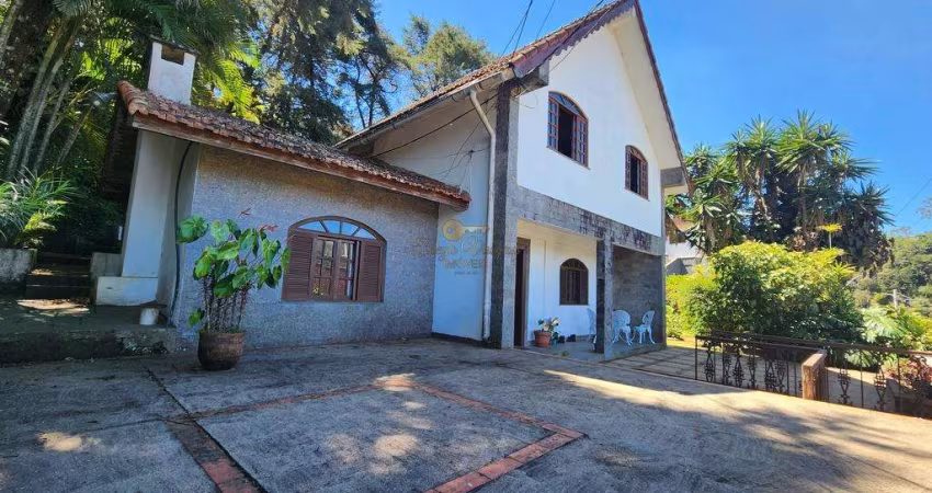 Casa para Venda em Teresópolis, Panorama, 5 dormitórios, 1 suíte, 4 banheiros, 4 vagas