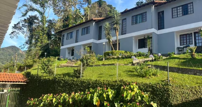 Casa em Condomínio para Venda em Teresópolis, Santa Cecília, 2 dormitórios, 1 suíte, 2 banheiros, 1 vaga