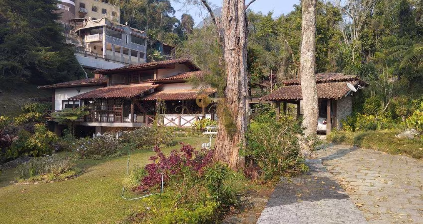 Casa para Venda em Teresópolis, Parque do Ingá, 3 dormitórios, 2 suítes, 3 banheiros, 2 vagas