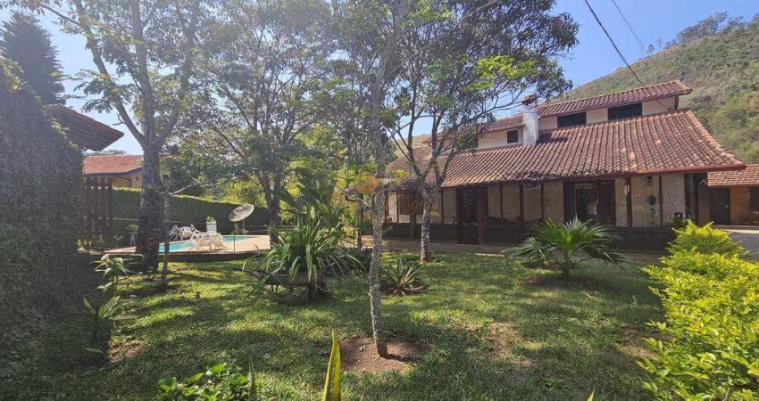 Casa em Condomínio para Venda em Teresópolis, Cruzeiro, 5 dormitórios, 1 suíte, 4 banheiros, 5 vagas