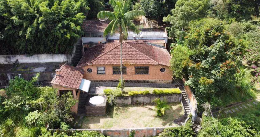 Casa para venda em petrópolis, carangola, 5 dormitórios, 2 banheiros, 1 vaga