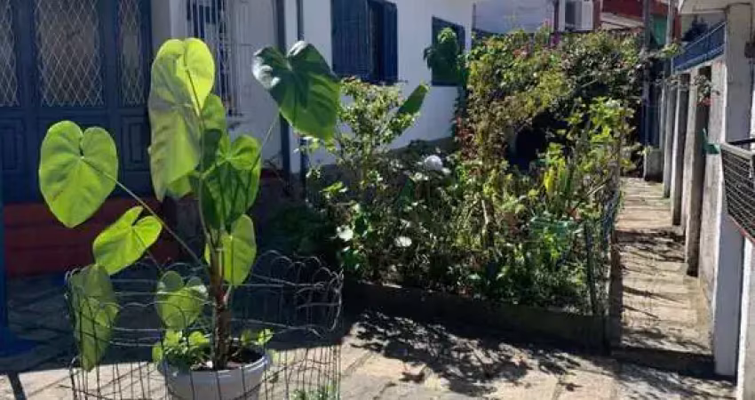 Casa para Venda em Petrópolis, Mosela, 3 dormitórios, 2 suítes, 3 banheiros, 4 vagas